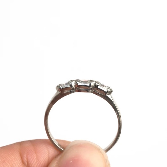 Antique 1930s diamond wedding band - Picture 4 of 4